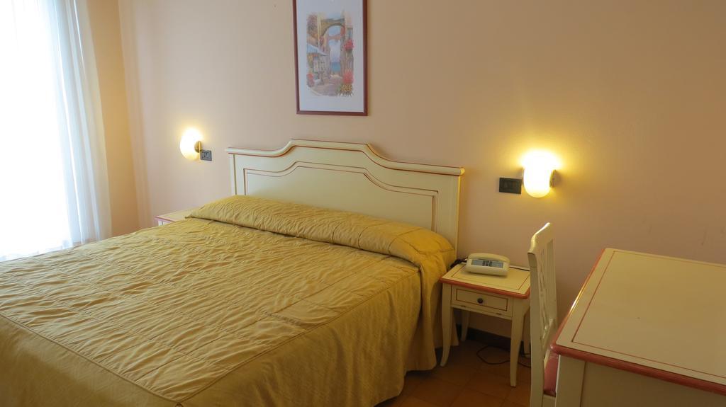 La Quiete Park Hotel Manerba del Garda Exterior foto